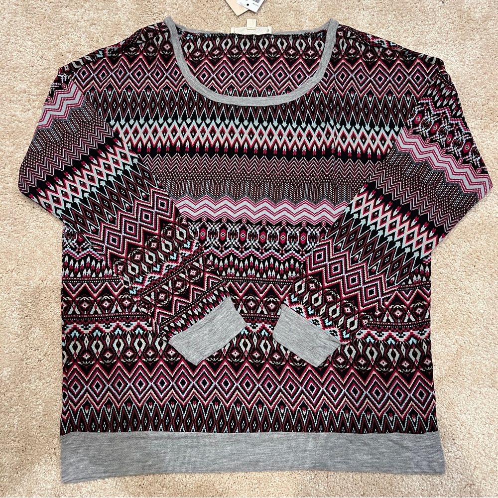 Geometric Pattern Top! NWT! By Pink Rose. Light weight material.